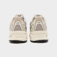 New Balance 740