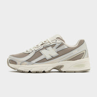 Beige New Balance 740 Women's