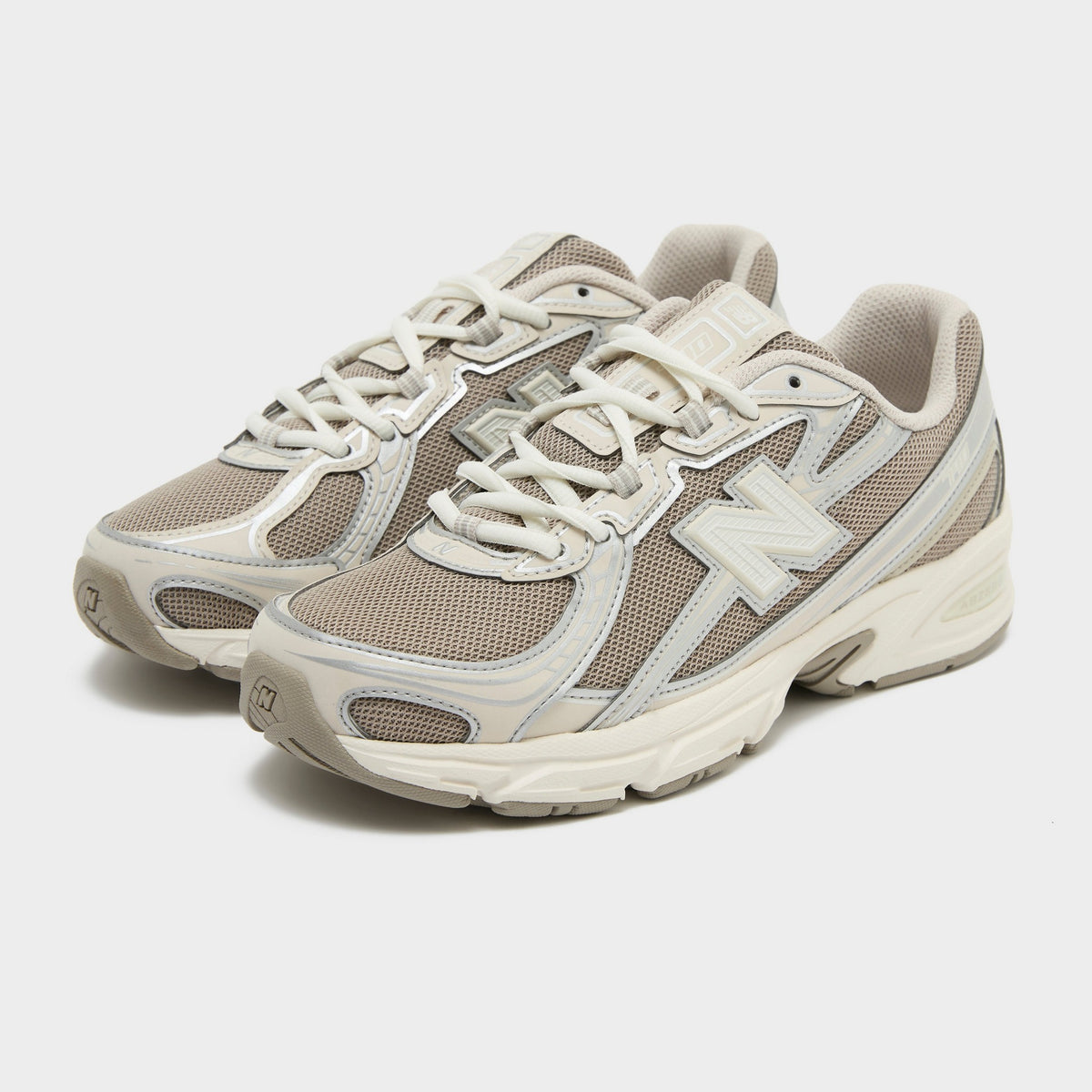 Beige New Balance 740 Women's