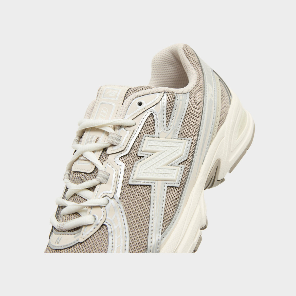 Beige New Balance 740 Women's