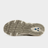 Beige New Balance 740 Women's
