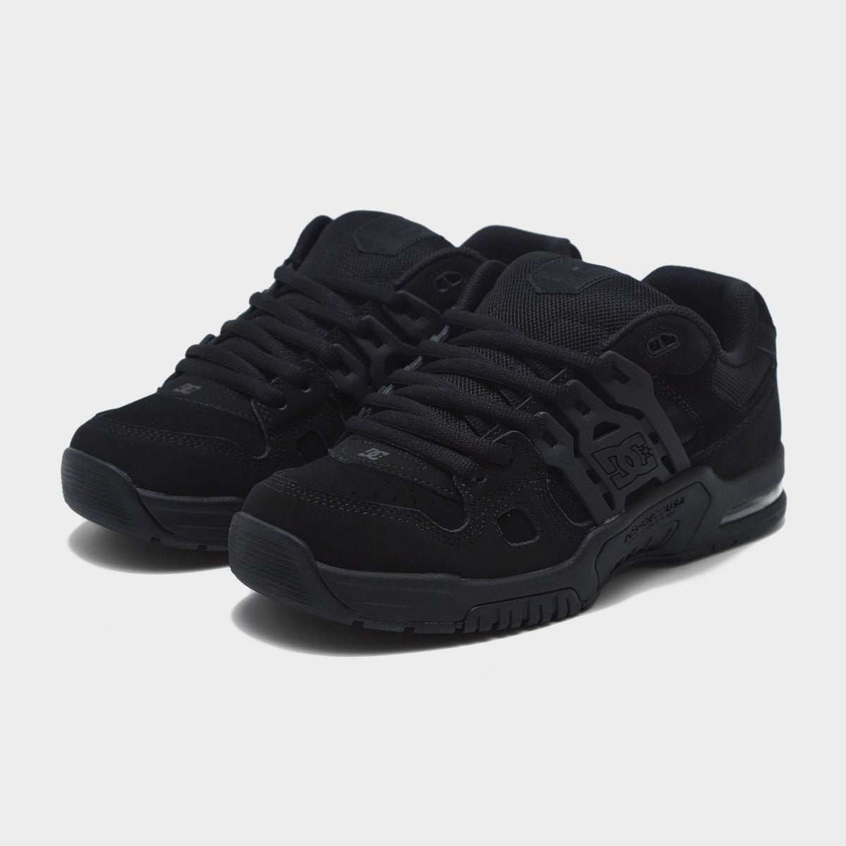 Black DC Shoes AT-2