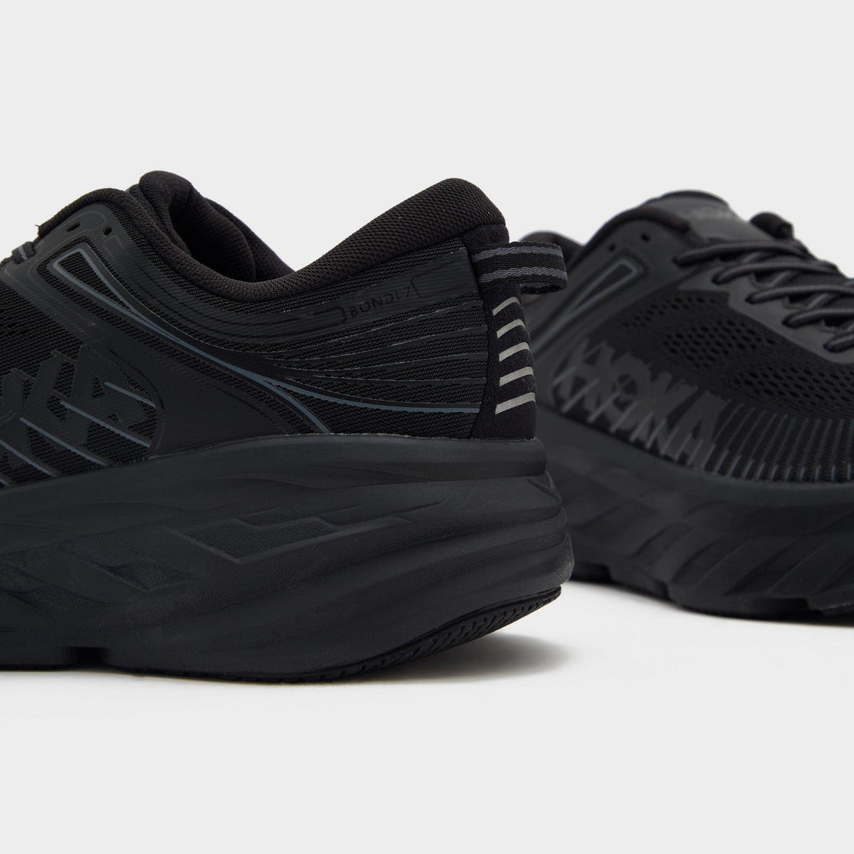 Black HOKA Bondi 7