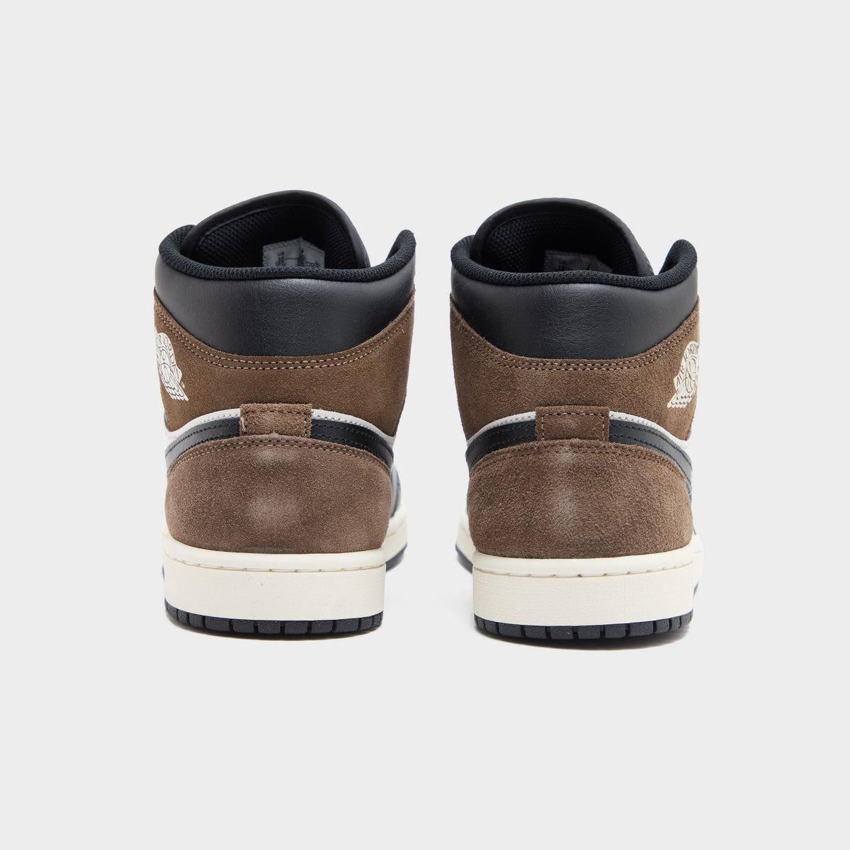 Black Jordan Air 1 Mid SE