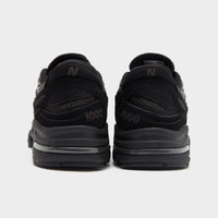 Black New Balance 1000
