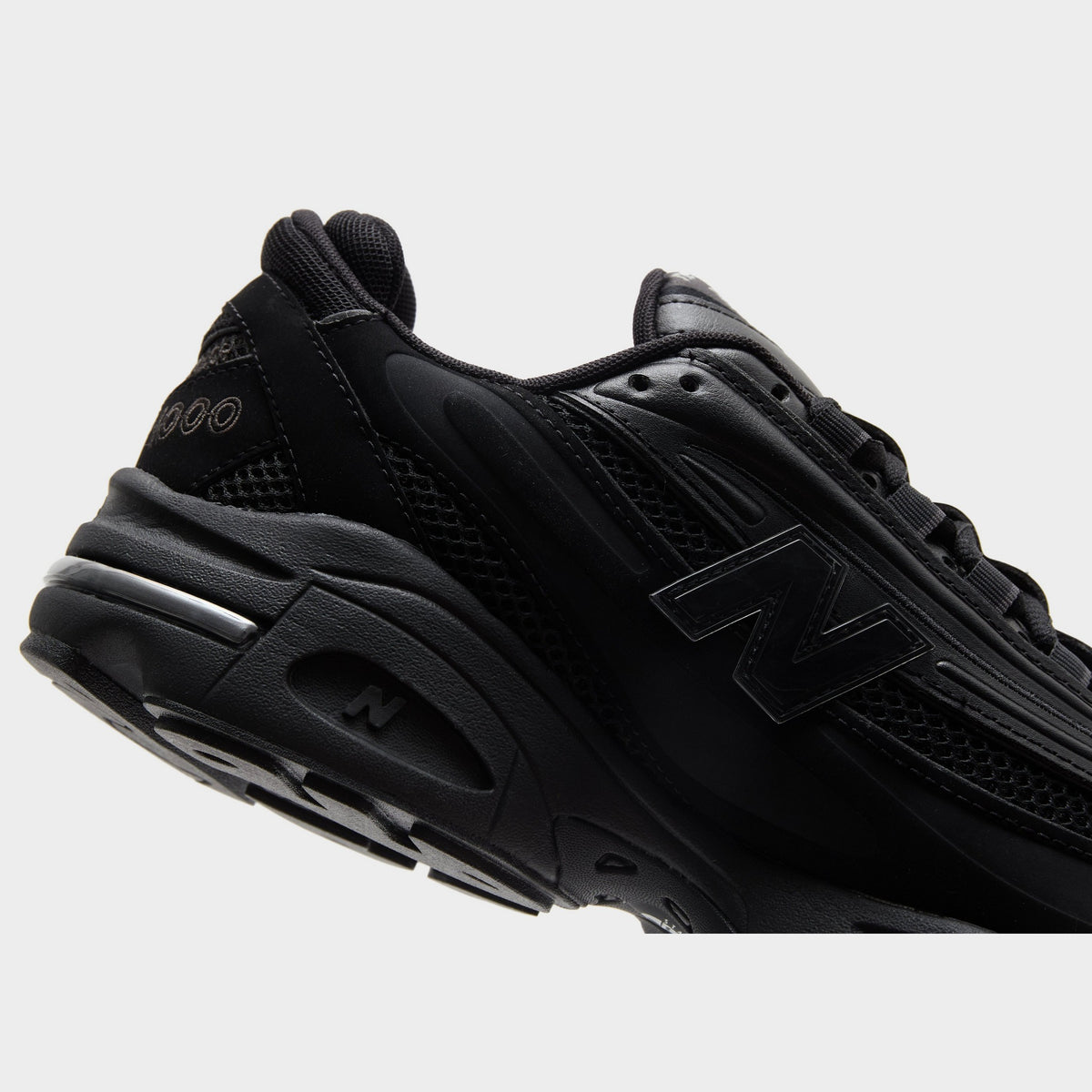 Black New Balance 1000