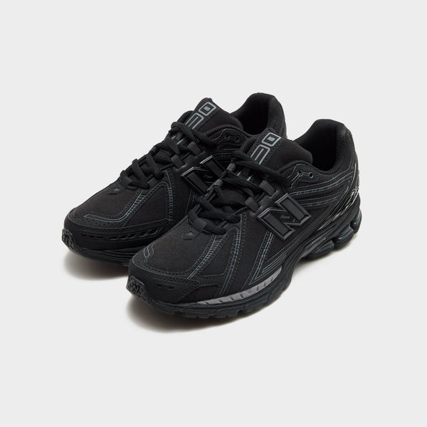 Black New Balance 1906R