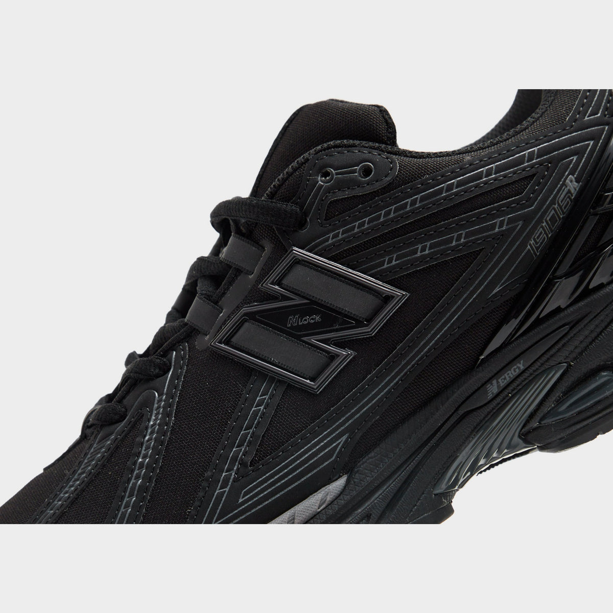 Black New Balance 1906R