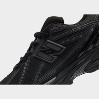 Black New Balance 1906R