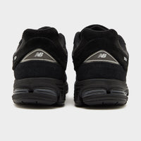 Black New Balance 2002R