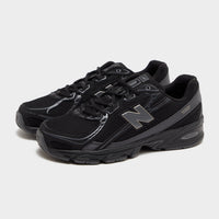 Black New Balance 740