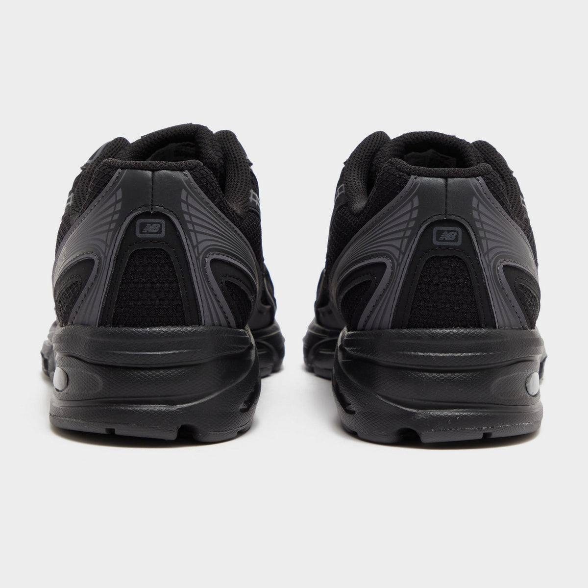 Black New Balance 740
