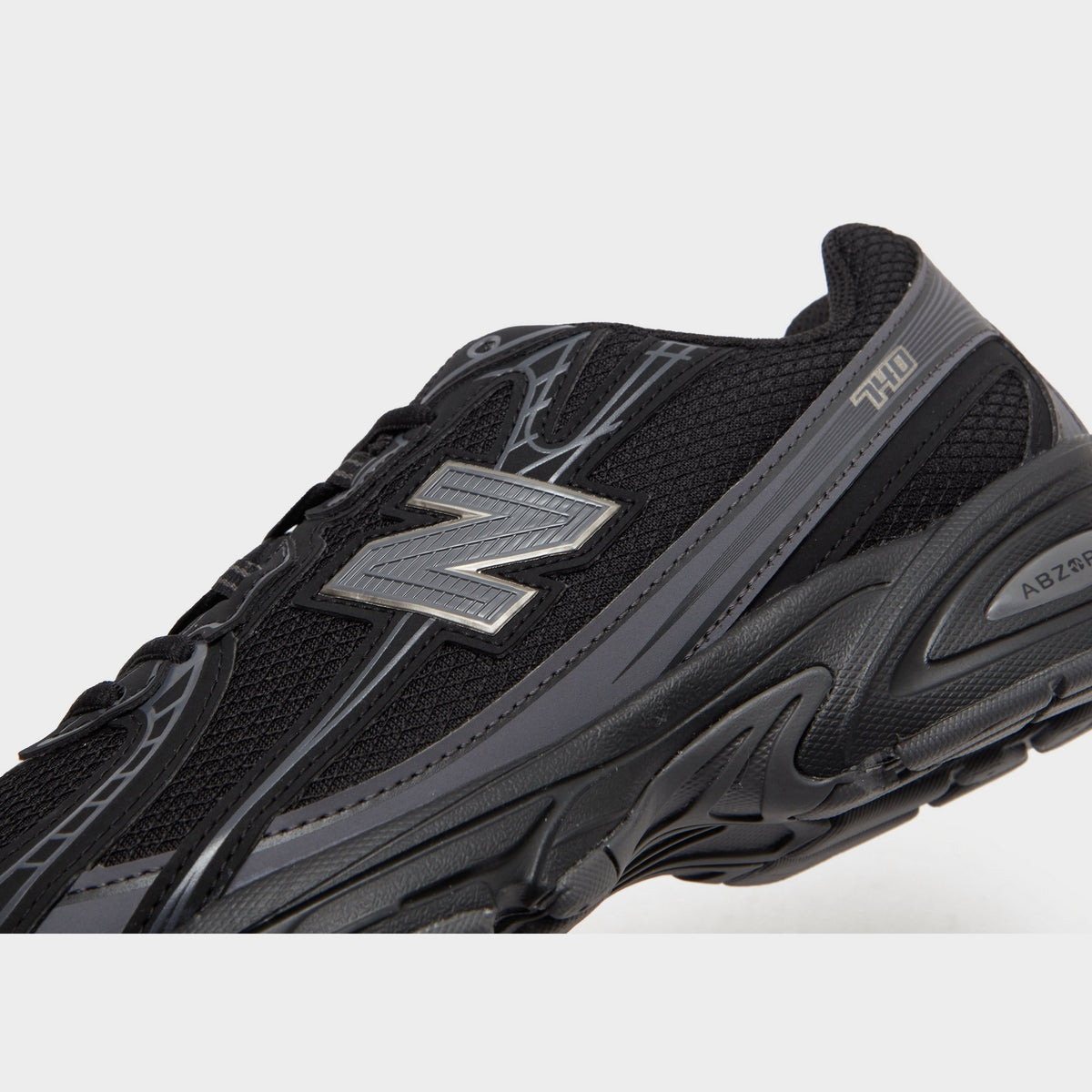 Black New Balance 740
