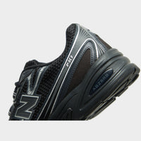 Black New Balance 740
