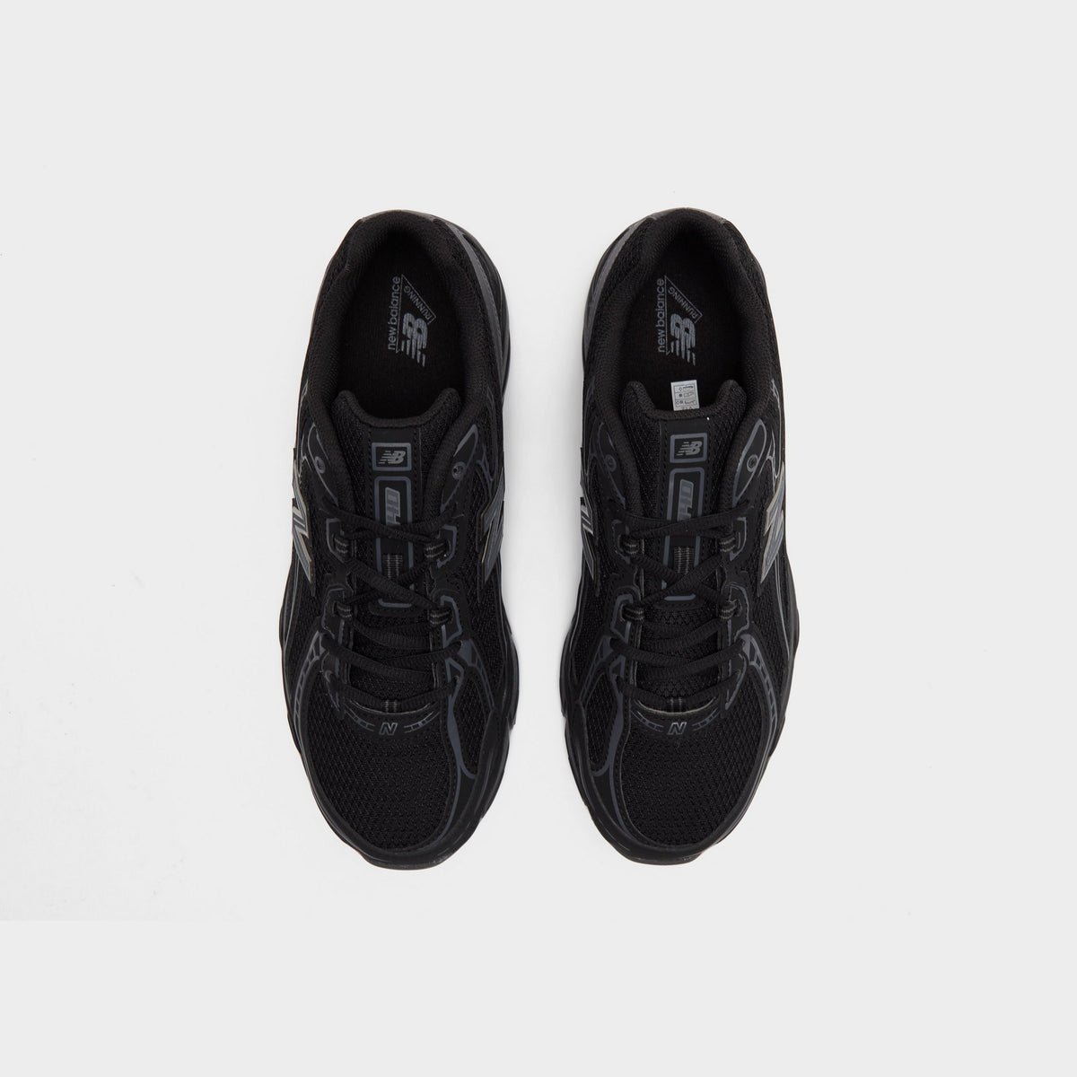 Black New Balance 740