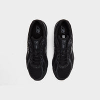 Black New Balance 740