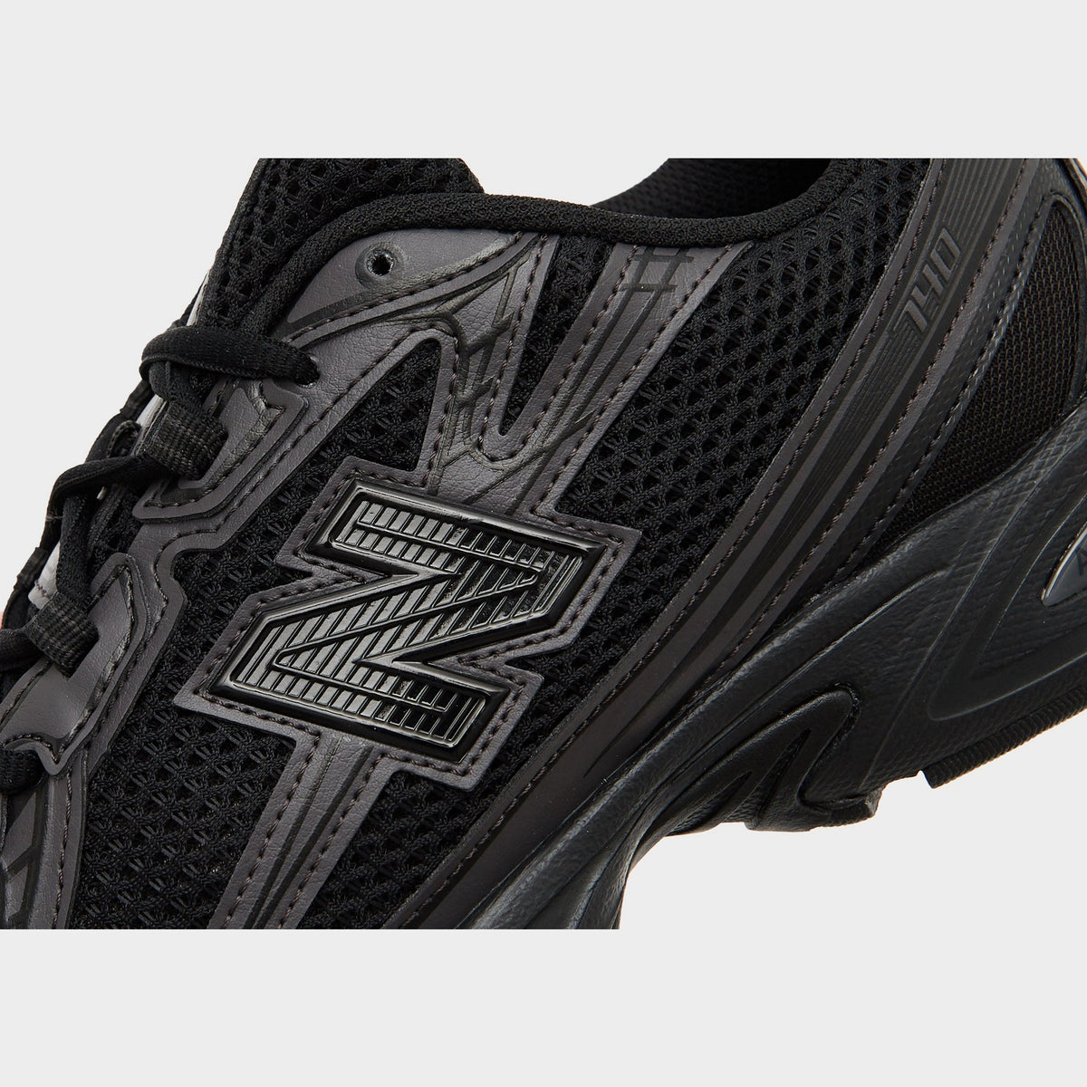Black New Balance 740 Children
