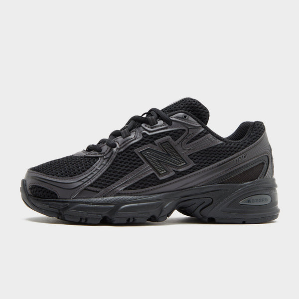Black New Balance 740 Women's