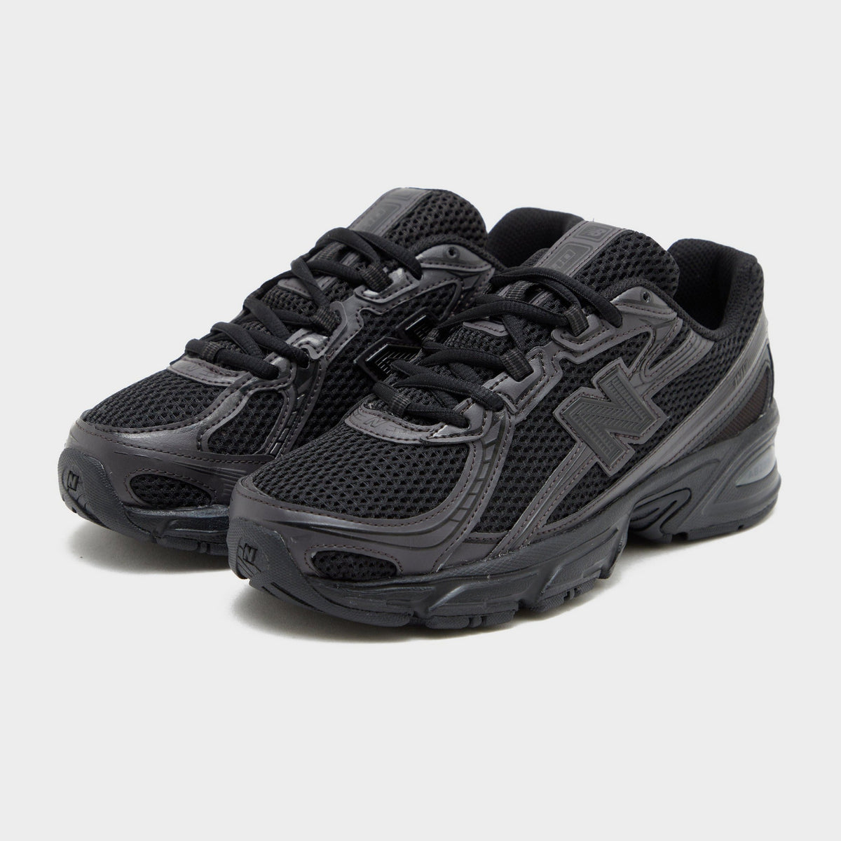 Black New Balance 740 Women's