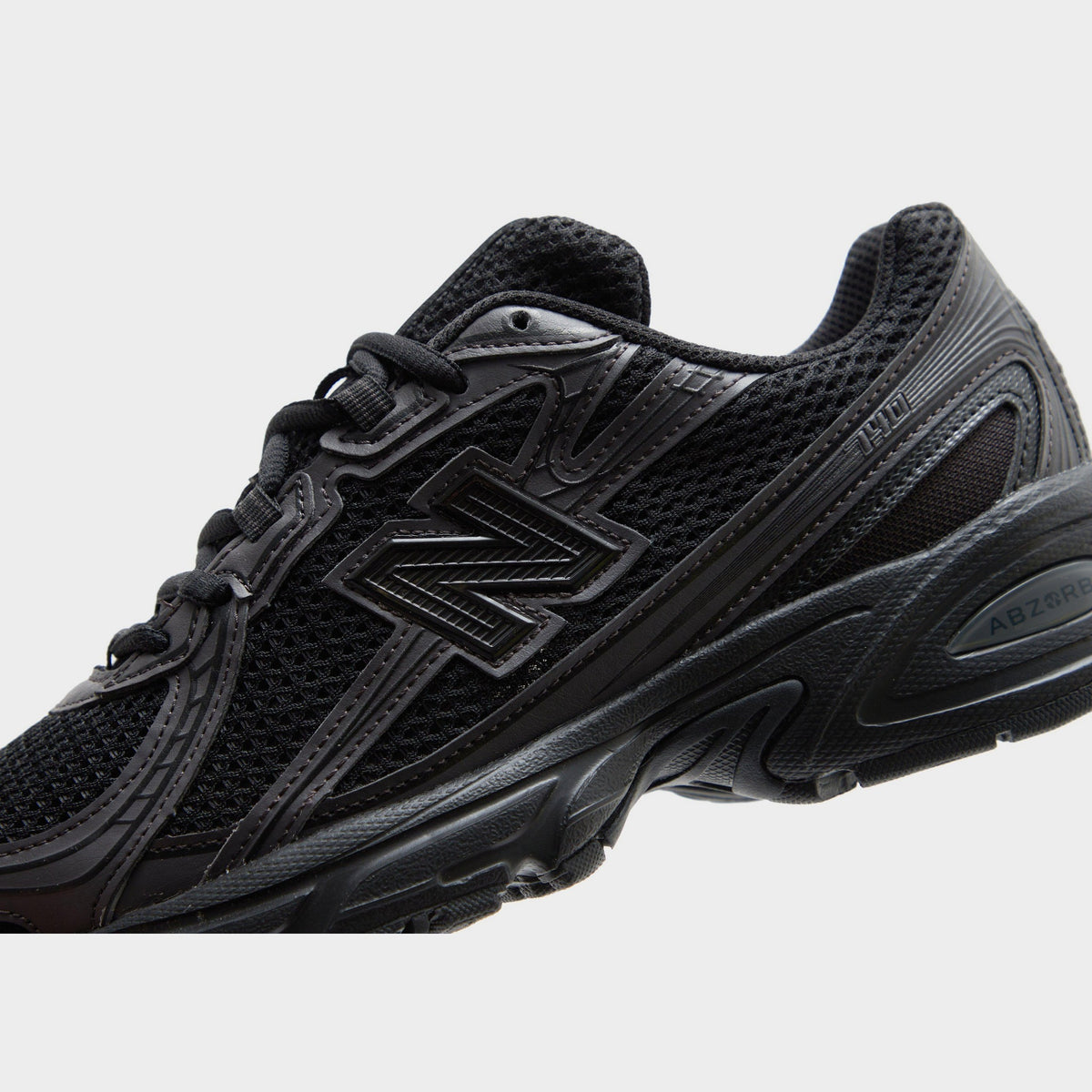 Black New Balance 740 Women's