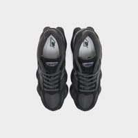 Black New Balance 9060R