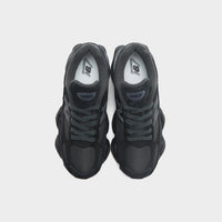 Black New Balance 9060R Women's