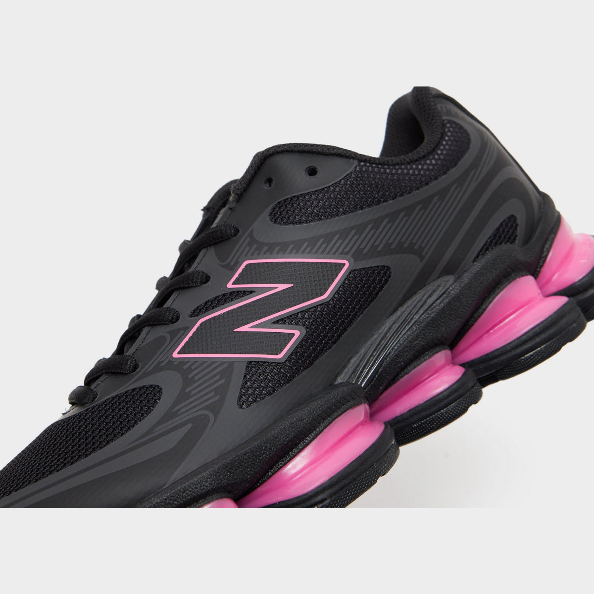 Black New Balance ABZORB 2000 Women's