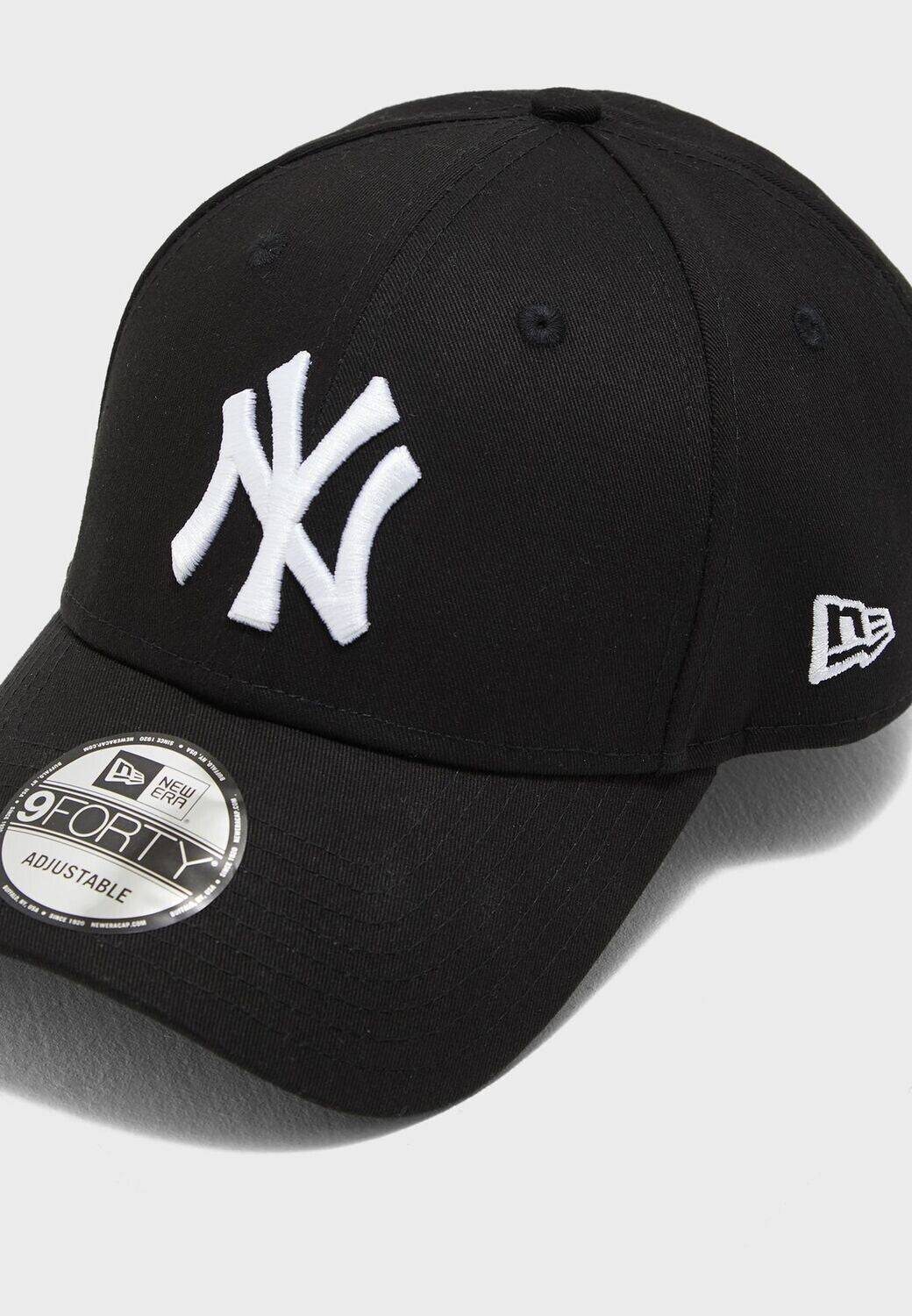 New Era 9Forty New York Yankees Cap - Cap On