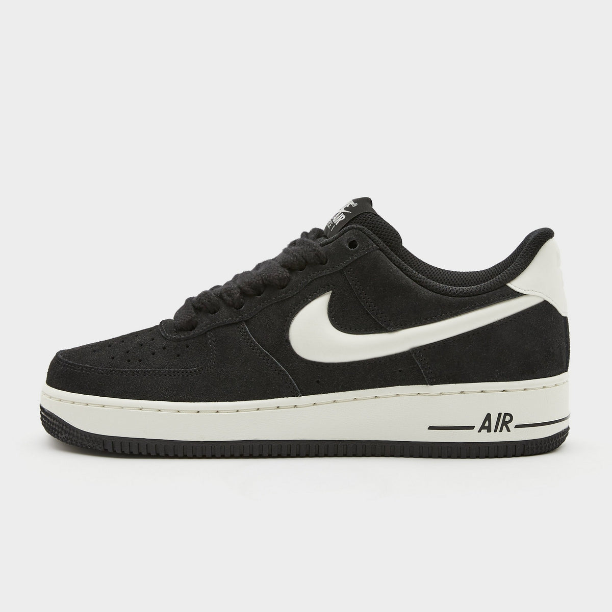Black Nike Air Force 1 '07 LV8