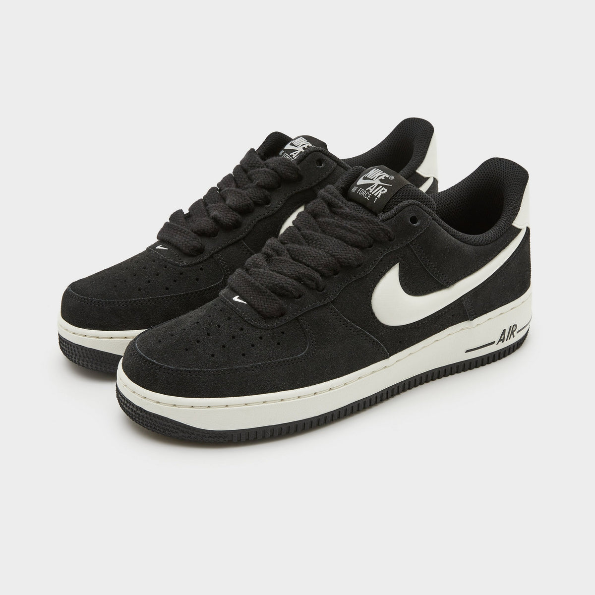 Black Nike Air Force 1 '07 LV8