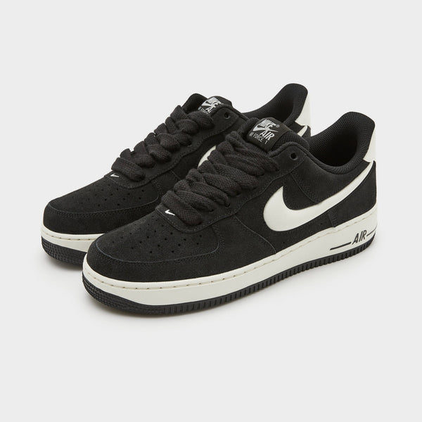 Black Nike Air Force 1 '07 LV8