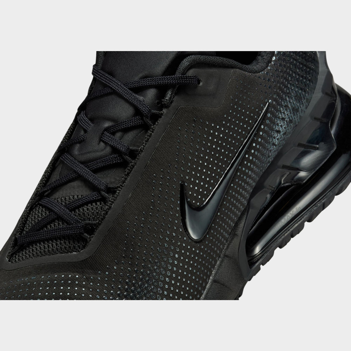 Black Nike AIR MAX PHOENIX