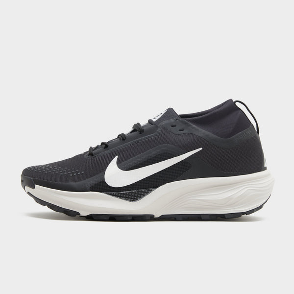 Black Nike Pegasus Trail 4 GORE-TEX