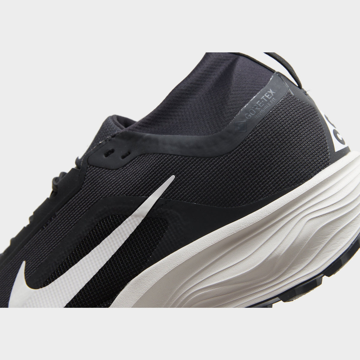 Black Nike Pegasus Trail 4 GORE-TEX