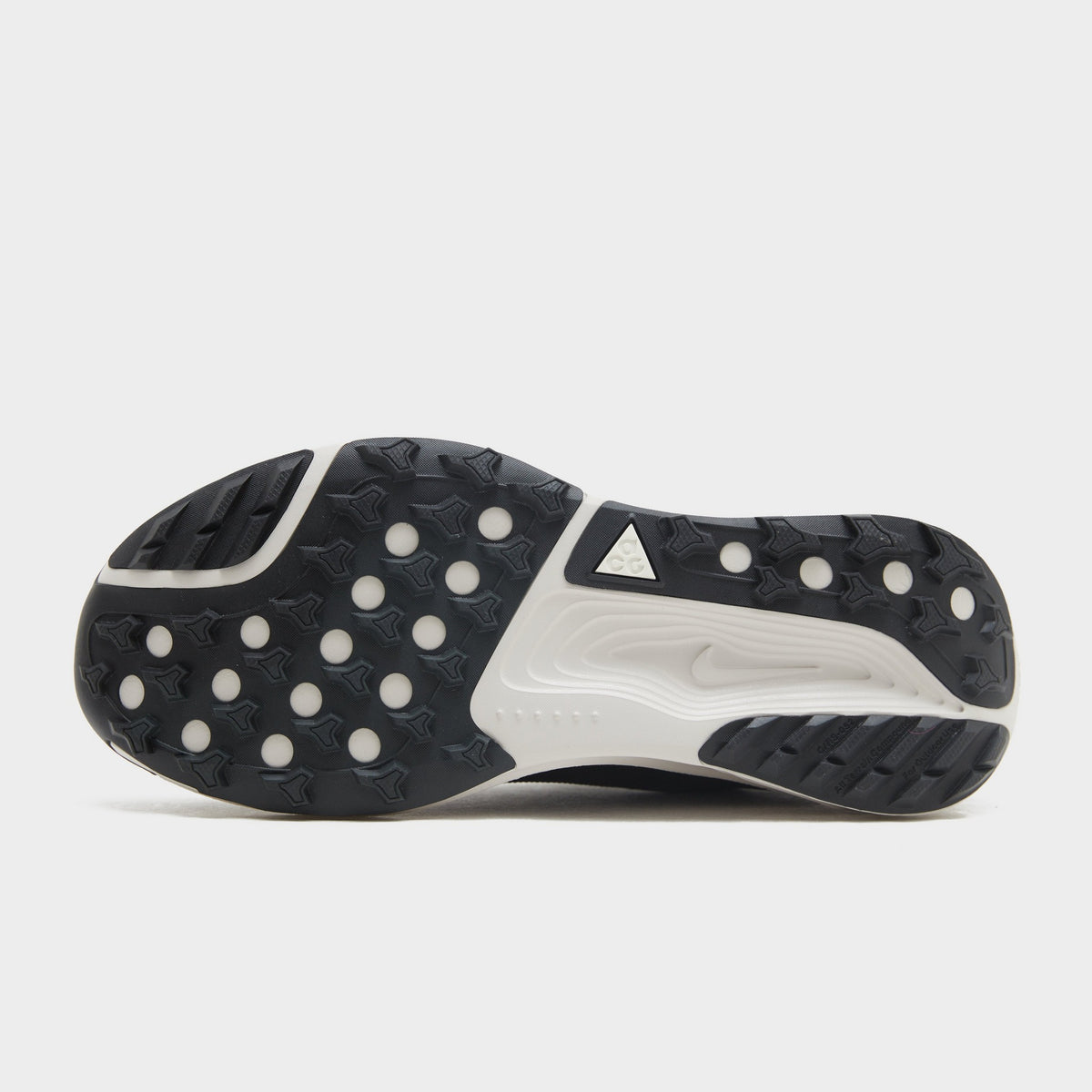 Black Nike Pegasus Trail 4 GORE-TEX