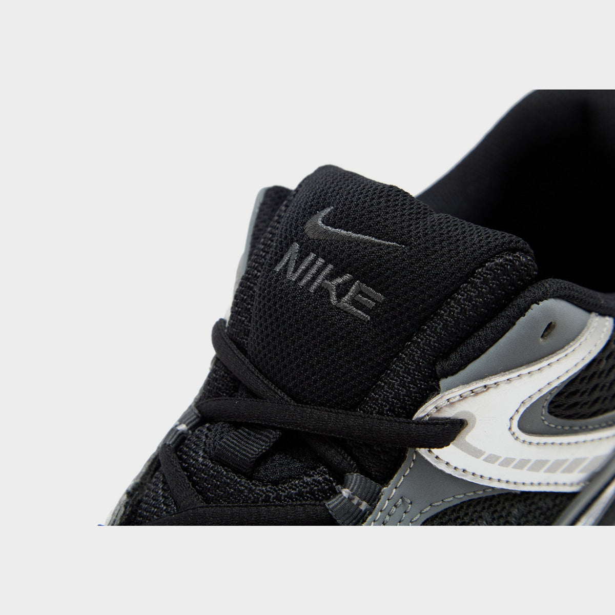 Black Nike V5 RNR