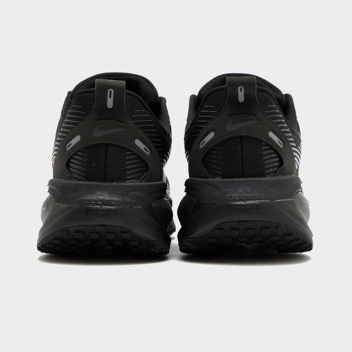 Black Nike Vomero 18