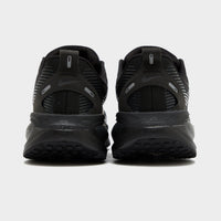 Black Nike Vomero 18