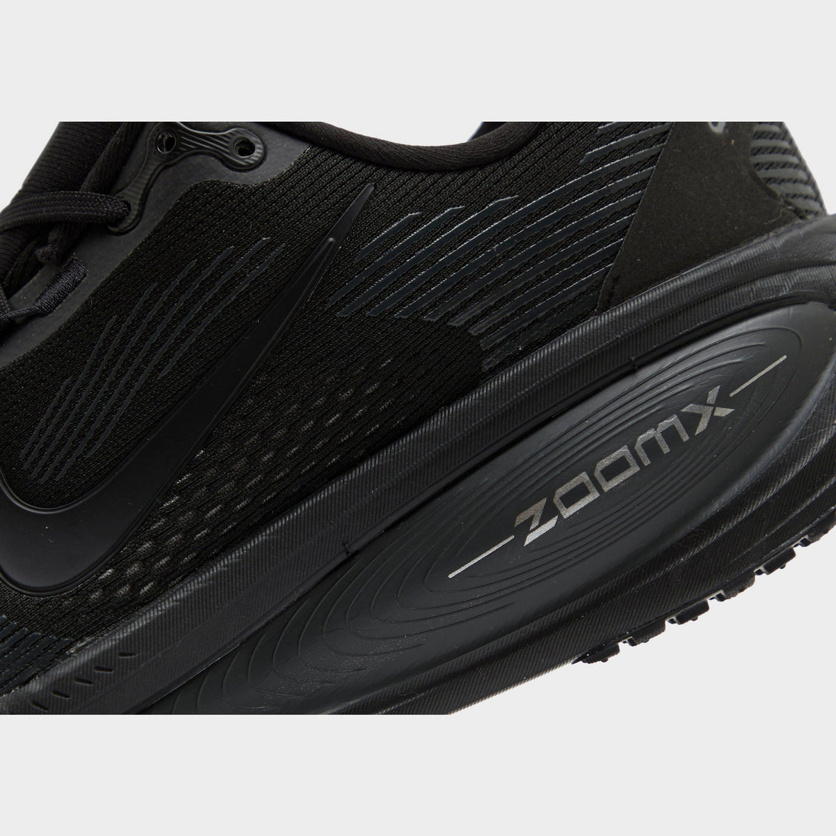 Black Nike Vomero 18