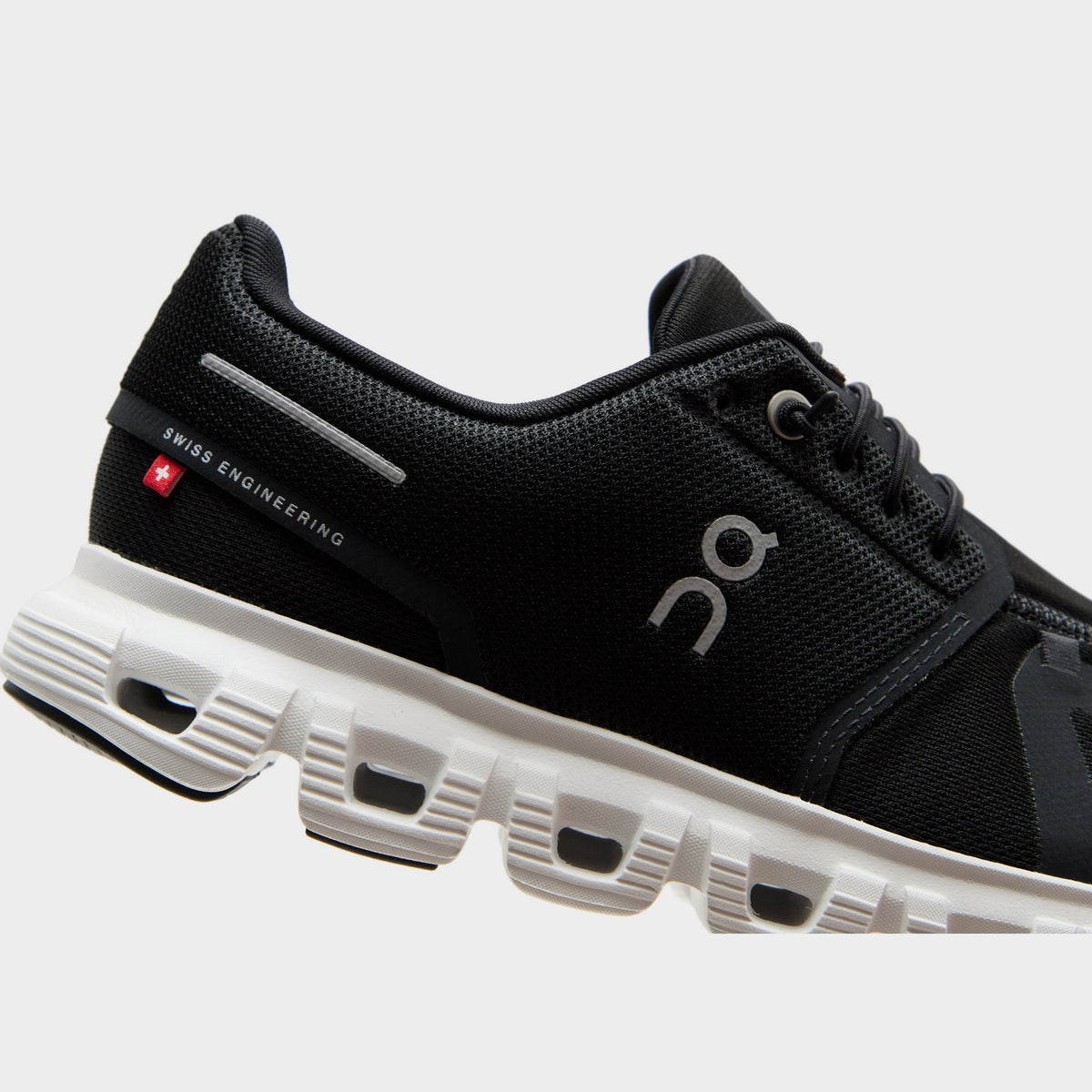 Black On Running Cloud 6