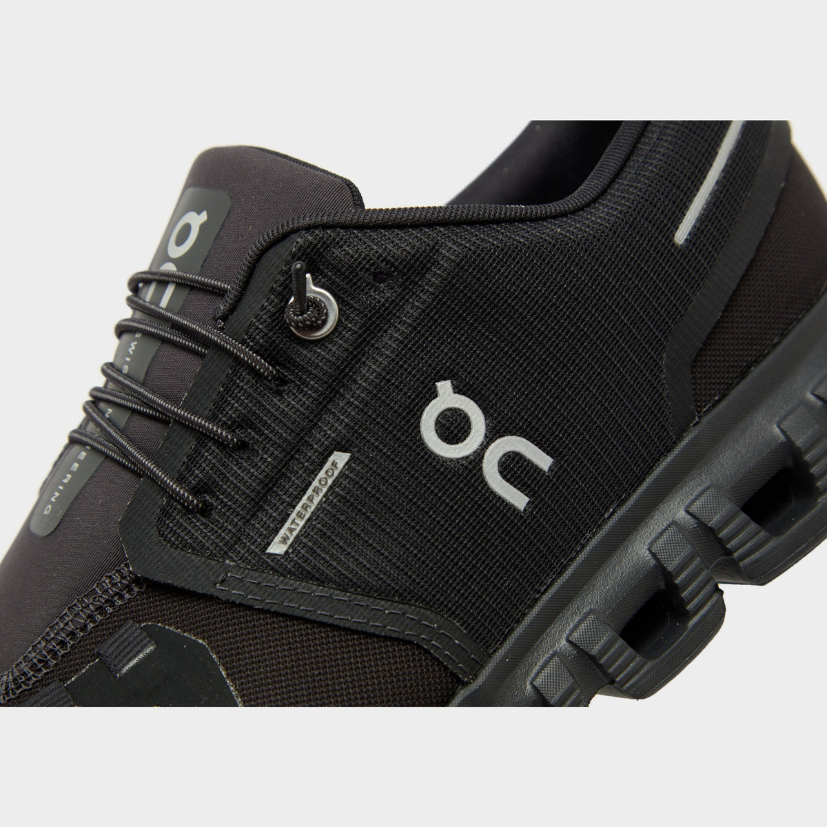 Black On Running Cloud 6 Waterproof