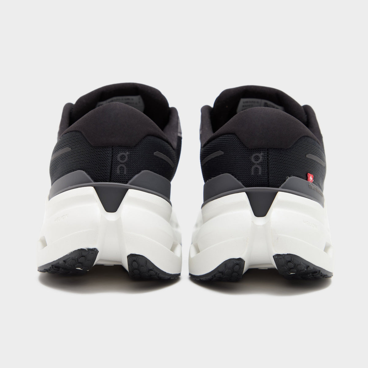 Black On Running Cloudrunner 3
