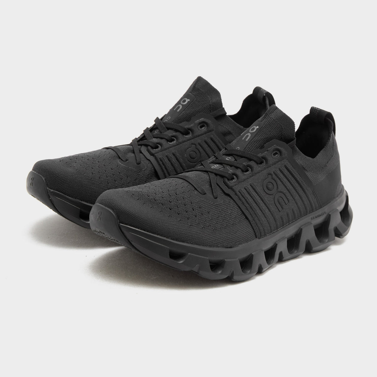 Black On Running Cloudswift