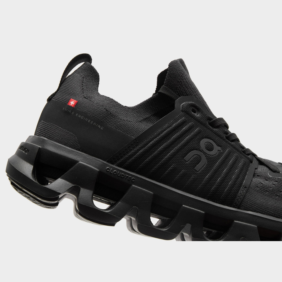 Black On Running Cloudswift