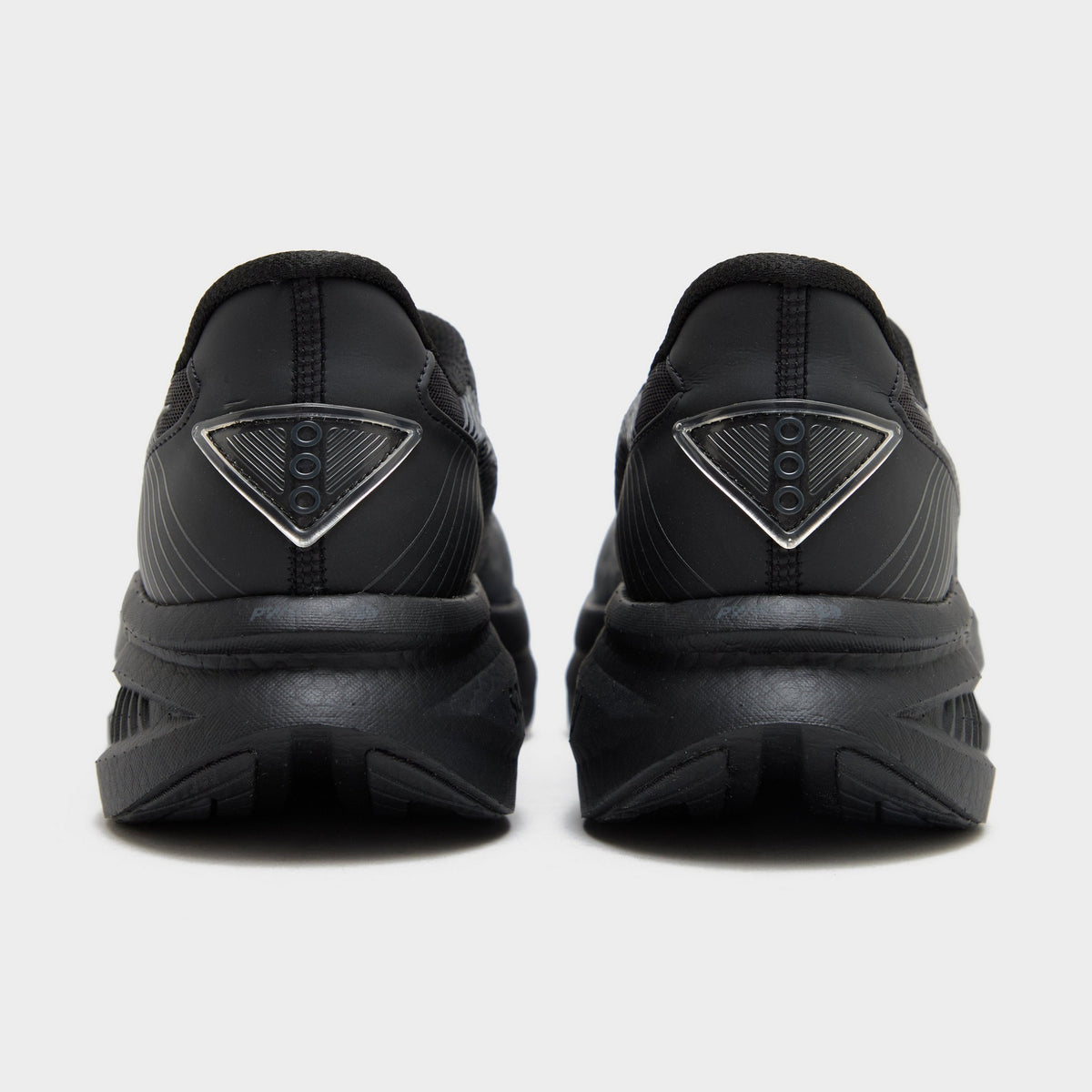 Black Saucony Endorphin Azura