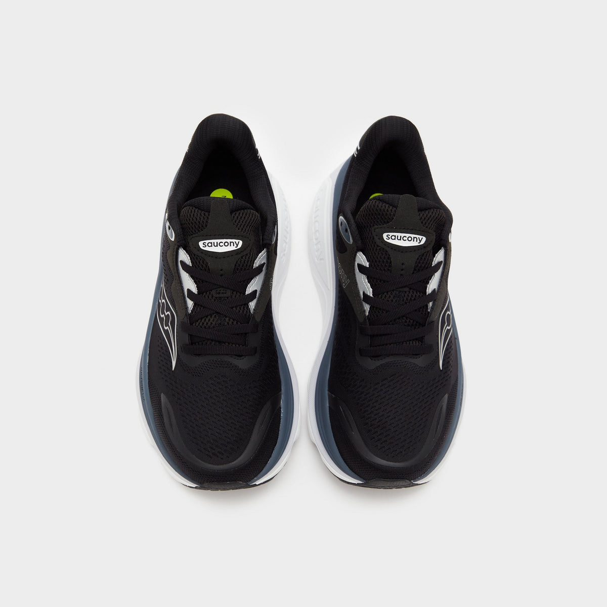 Black Saucony HURRICANE 26