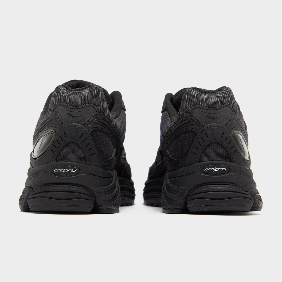 Black Saucony ProGrid Omni 9 Armor