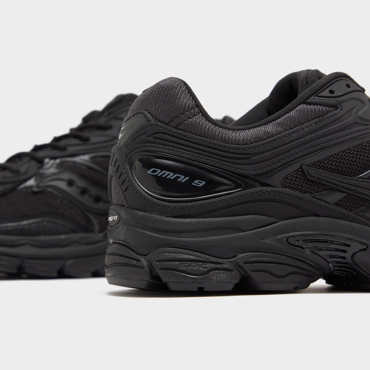 Black Saucony ProGrid Omni 9 Armor