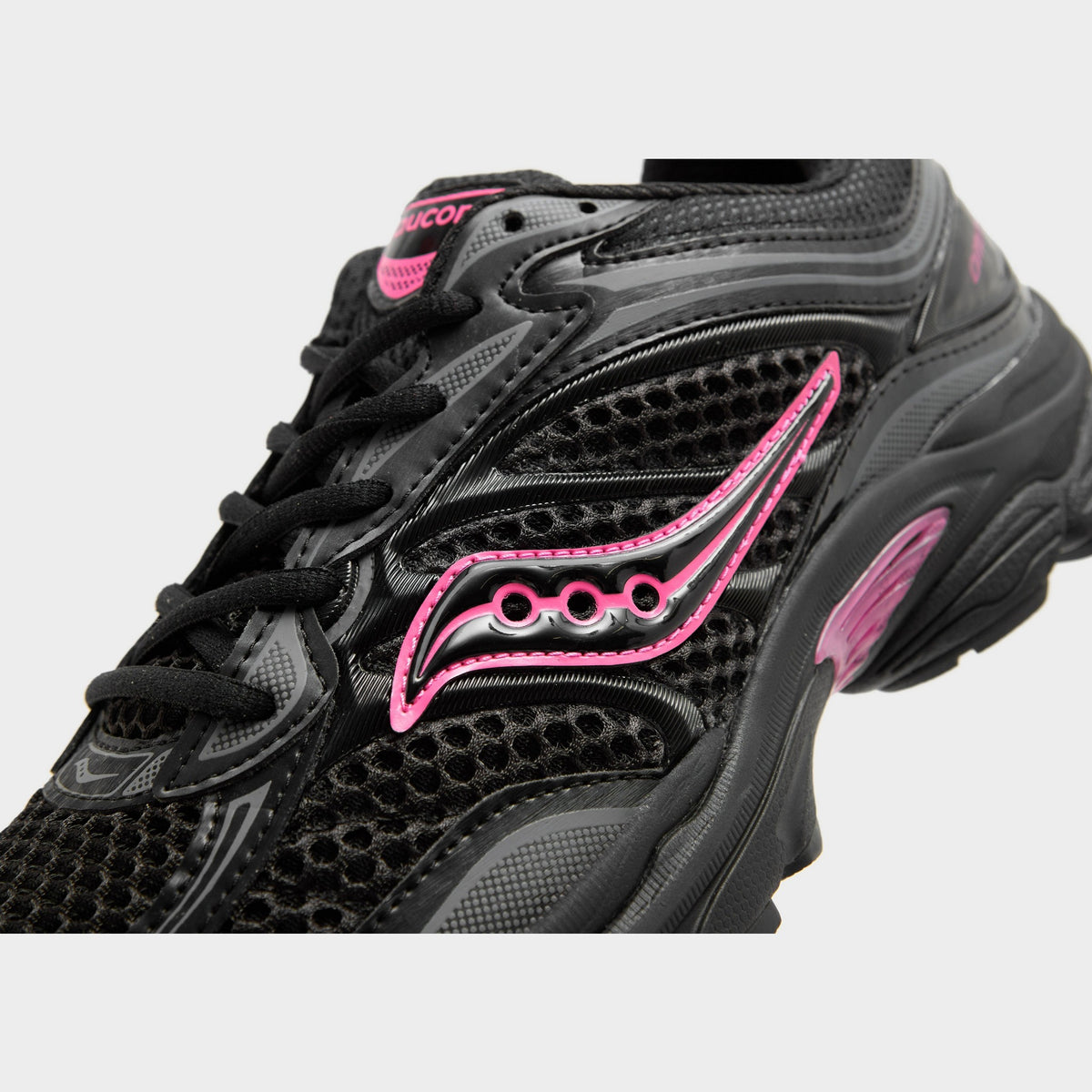 Black Saucony ProGrid Omni 9 OG