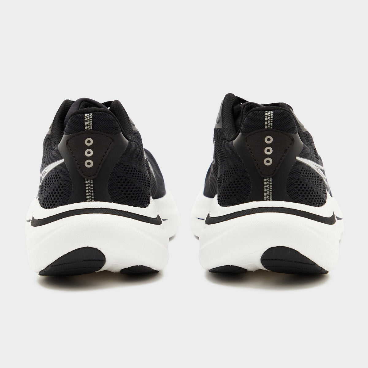 Black Saucony Ride 19
